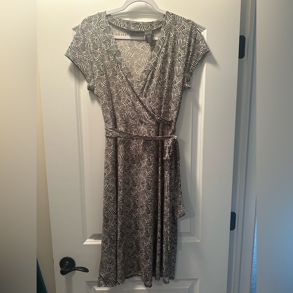 Axcess Cream and Brown Short Sleeve Faux Wrap Dress